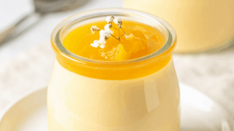 Crème à l'orange dans une verrine