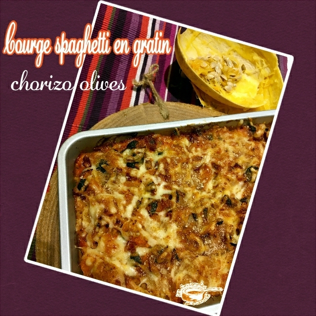 Courge spaghetti en gratin au chorizo & olives dans un plat rectangulaire