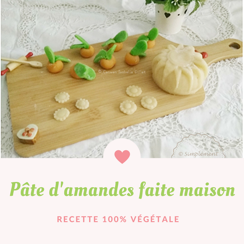 Boule de pâte d’amandes maison 100% végétale, lisse et souple, prête à être modelée.