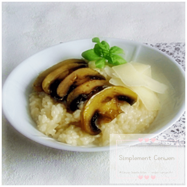 Risotto crémeux aux champignons, un plat simple et économique préparé avec des ingrédients petits budgets.