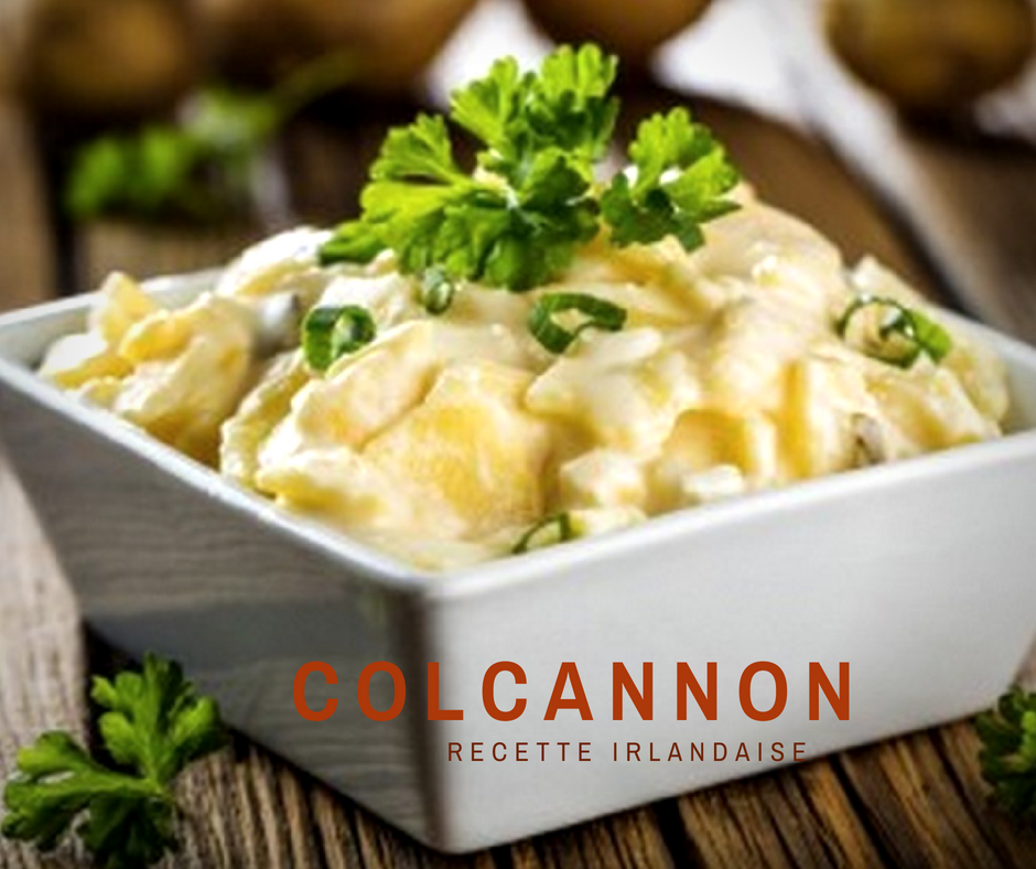Colcannon crémeux, purée de pommes de terre mélangée à du chou vert et du beurre.