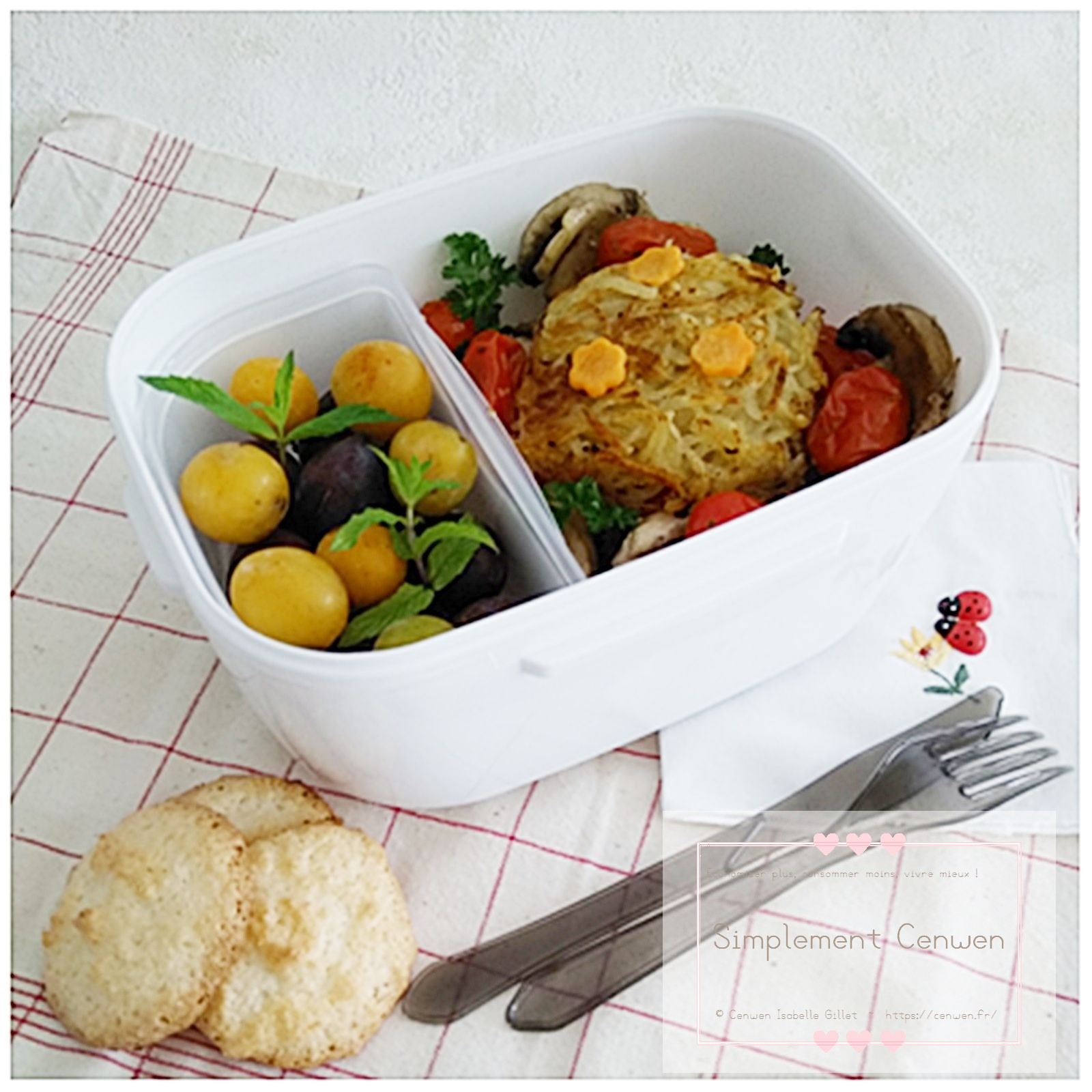 Röstis de pommes de terre dorés et croustillants, cuits à la poêle.