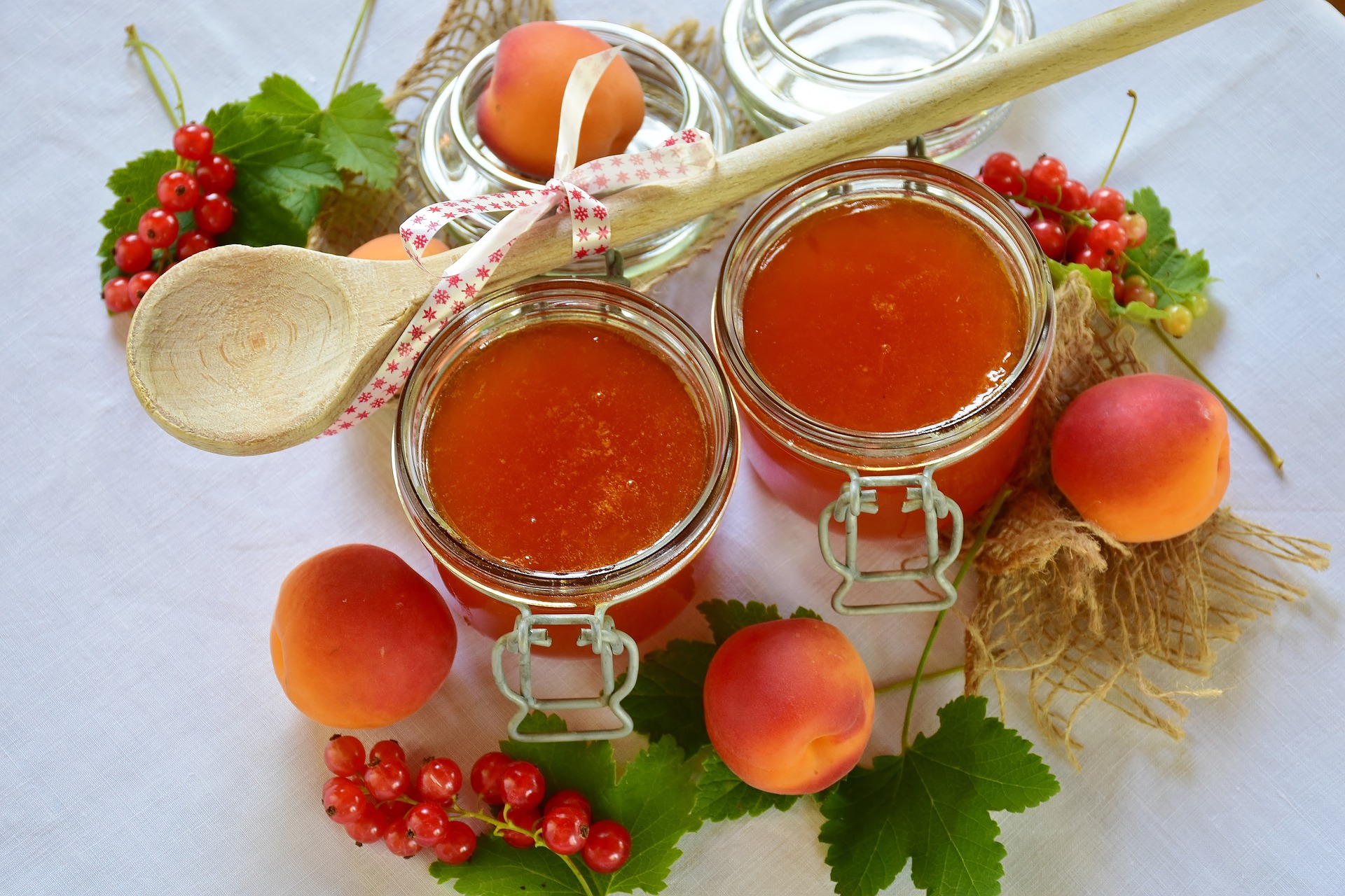 Confiture d'abricots au romarin