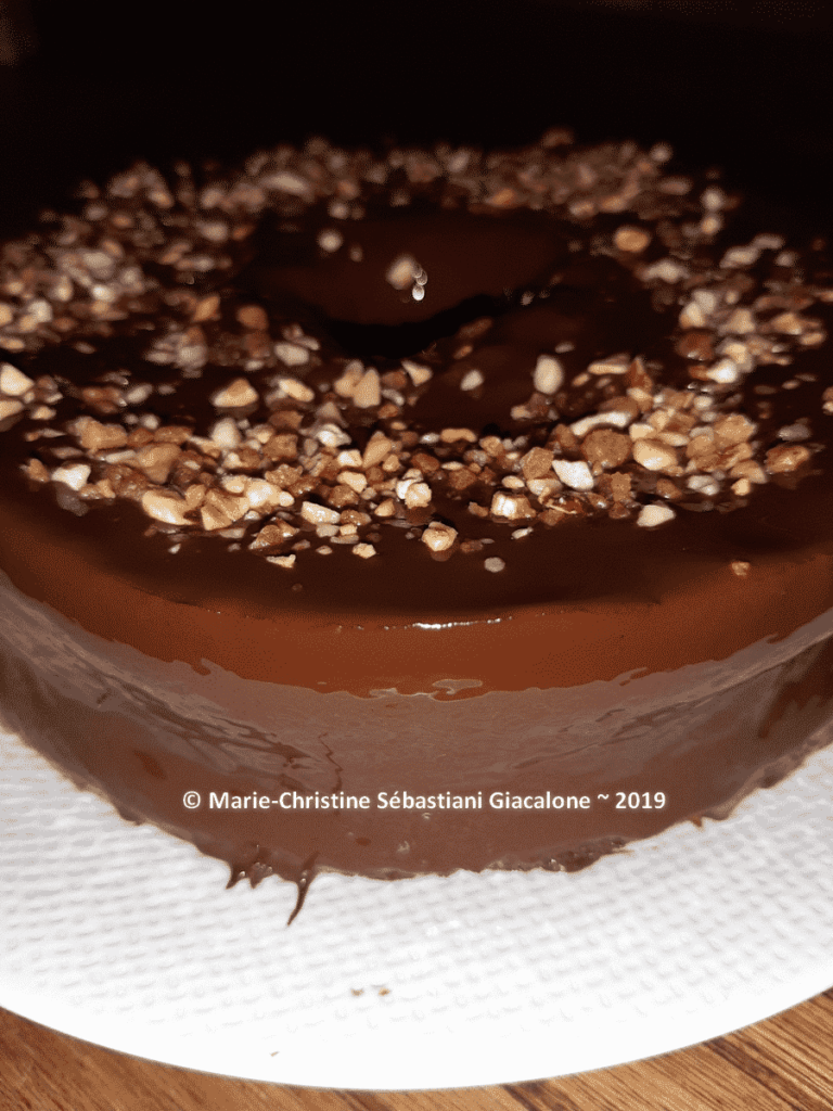 Moelleux à la crème de marrons avec glaçage croquant.