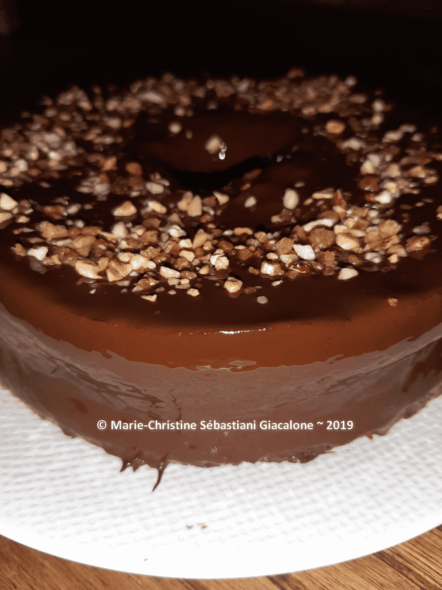 Moelleux à la crème de marrons avec glaçage croquant.