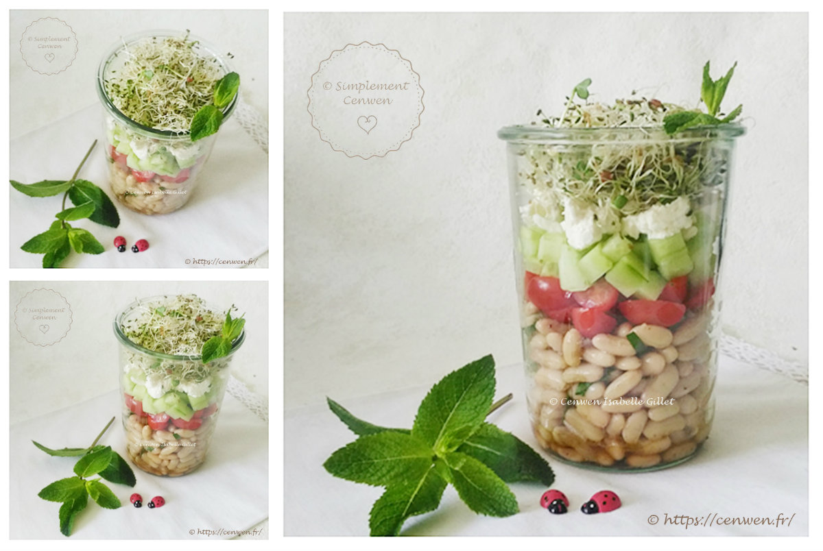 Salade composée d’été avec tomates, concombre, poivron, maïs et herbes fraîches.