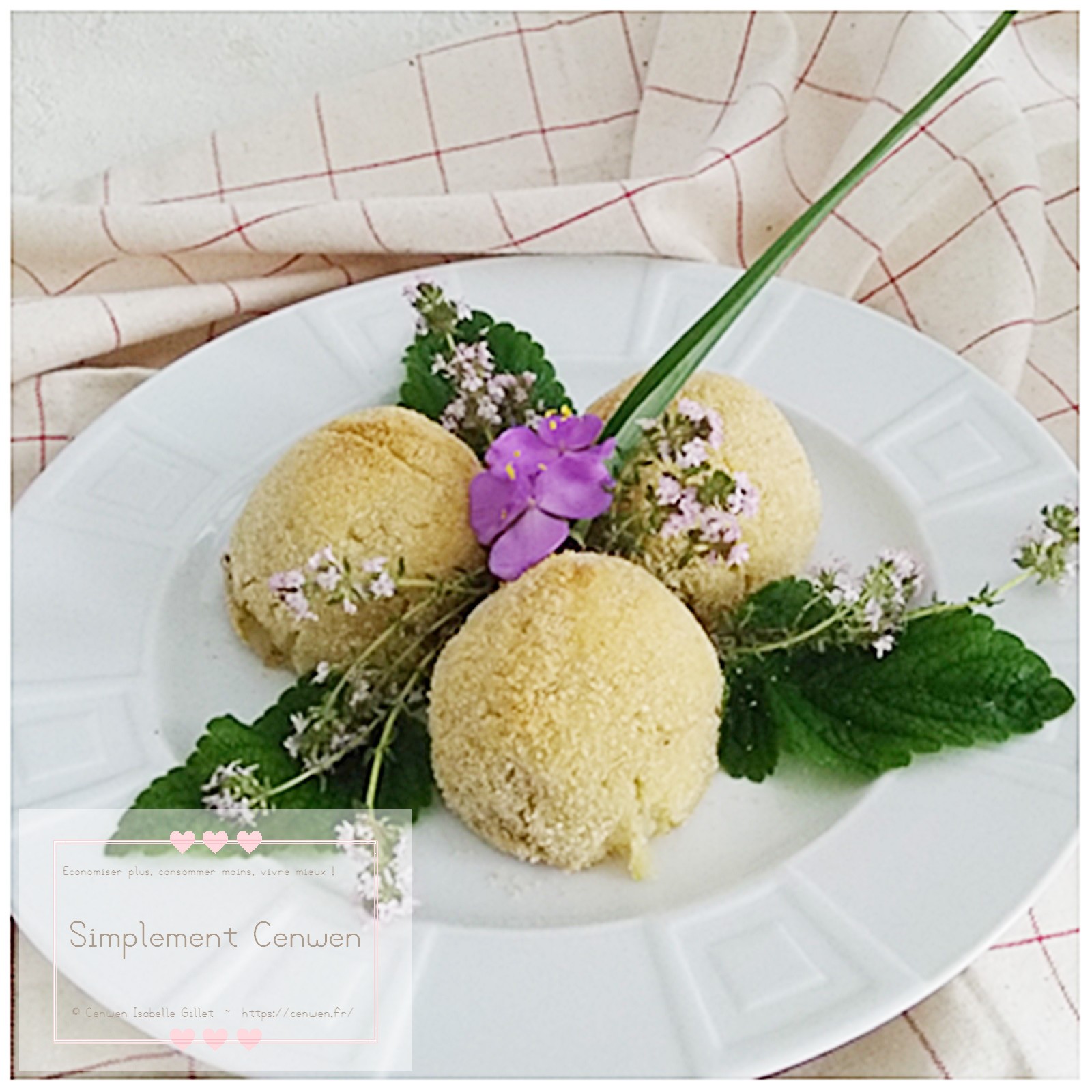 Hachis parmentier végétalien doré, présenté en portions individuelles façon arancini