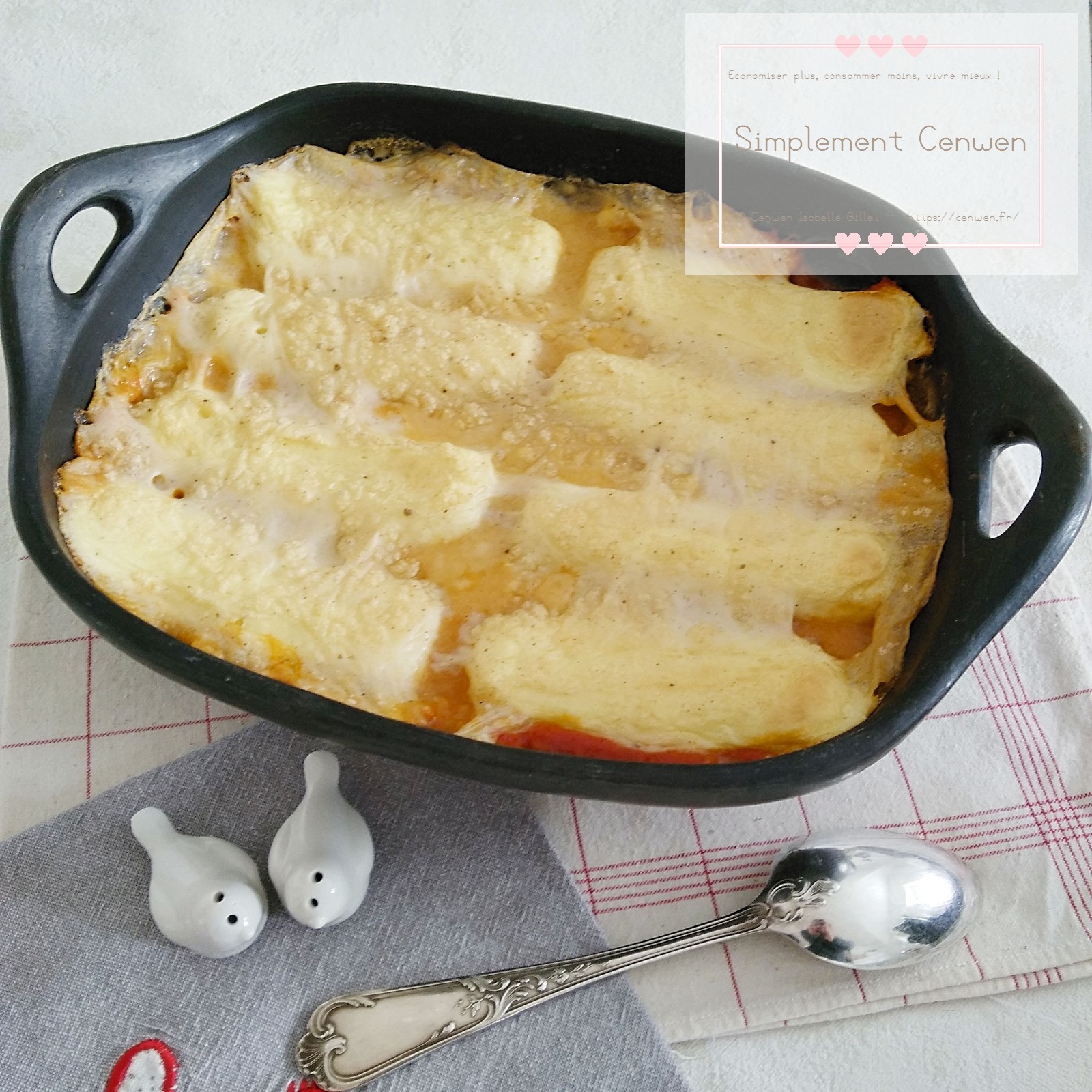 Quenelles gratinées dans une sauce tomate parfumée, dorées et moelleuses.