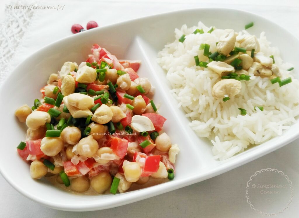 Pois chiches et poivrons au riz et aux noix de cajou, recette petit budget, simple et gourmande; accompagnée de riz blanc